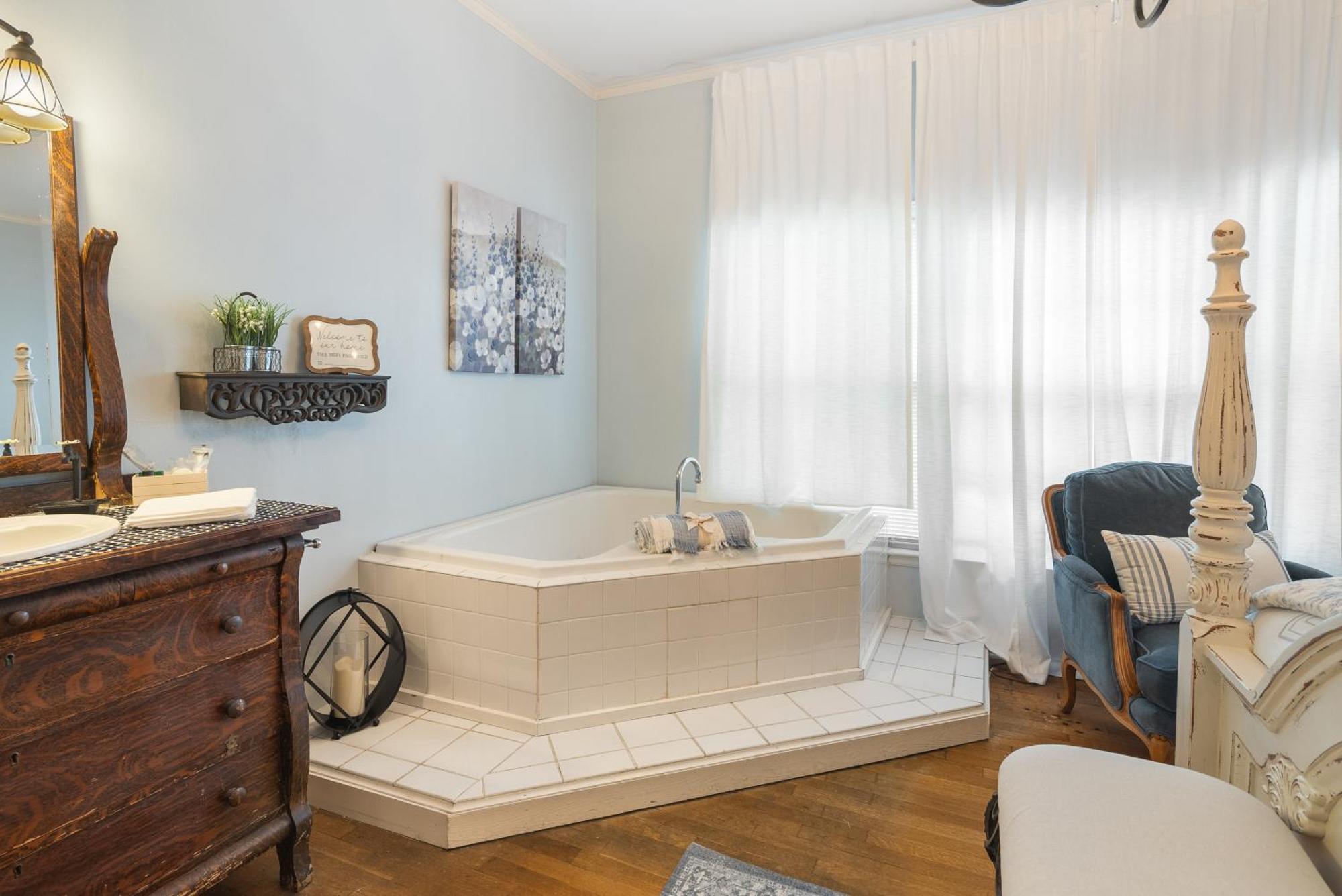Beland Mansion-Blue Jay Suite! Fort Smith Exterior foto